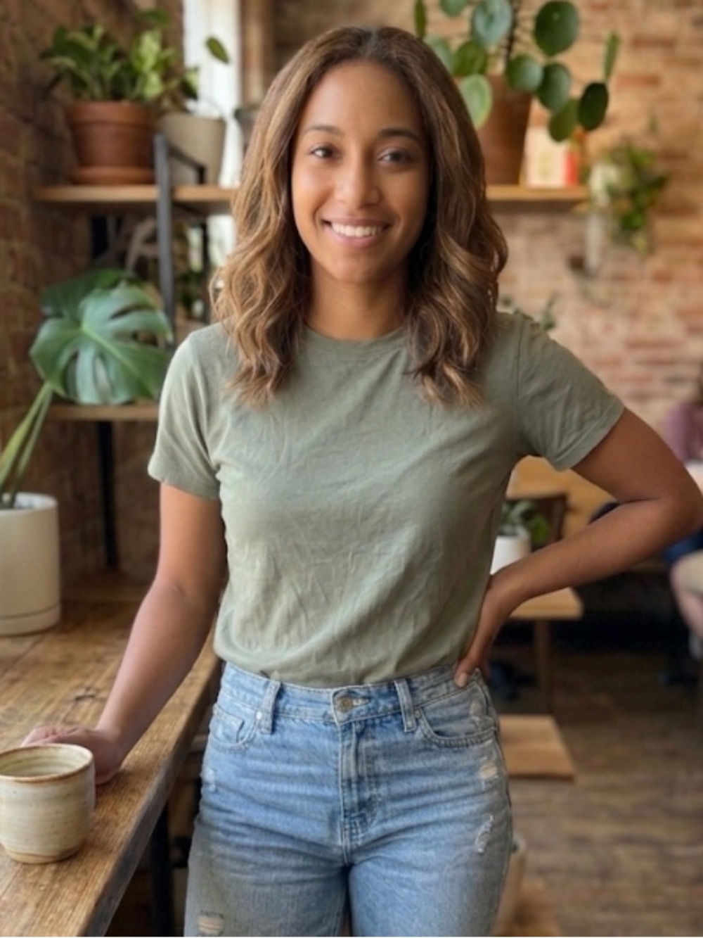American Eagle Outfitters Sage Green Crewneck Short Sleeve Tee